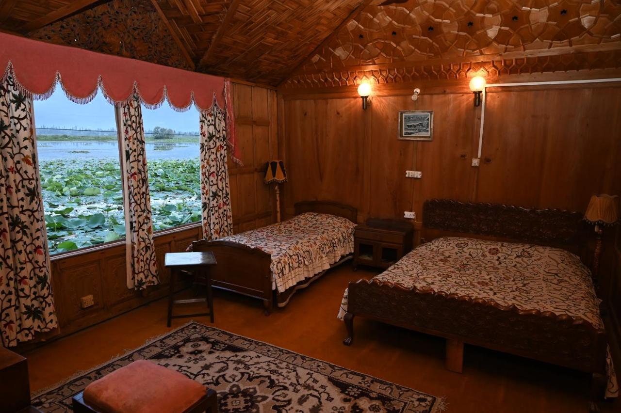 فندق Kings Houseboats Srīnagar المظهر الخارجي الصورة