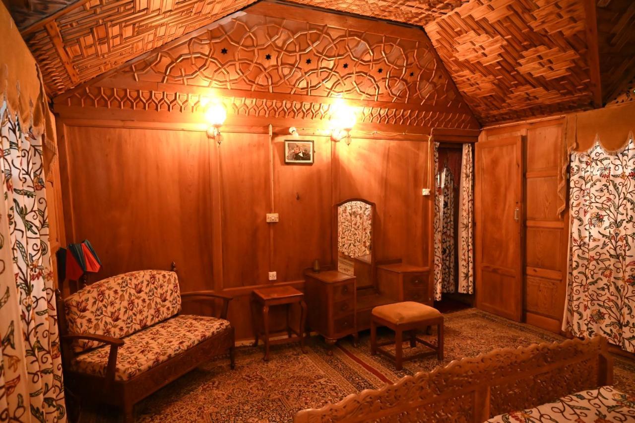 فندق Kings Houseboats Srīnagar المظهر الخارجي الصورة