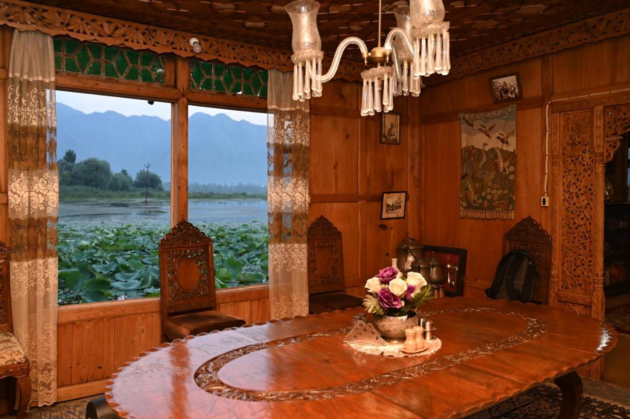 فندق Kings Houseboats Srīnagar المظهر الخارجي الصورة