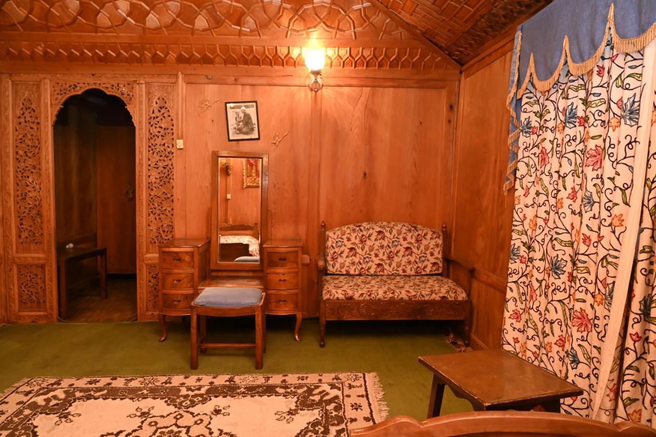 فندق Kings Houseboats Srīnagar المظهر الخارجي الصورة