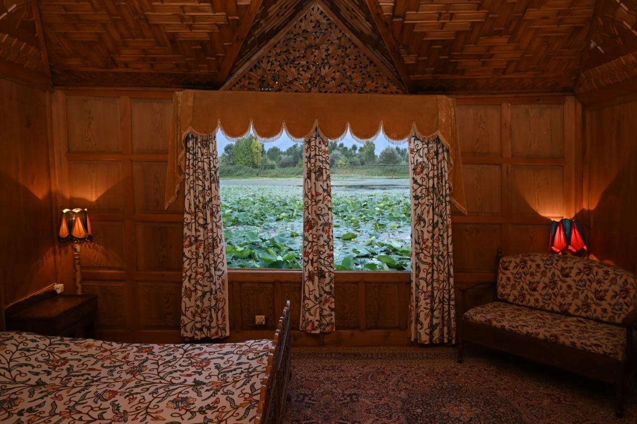 فندق Kings Houseboats Srīnagar المظهر الخارجي الصورة