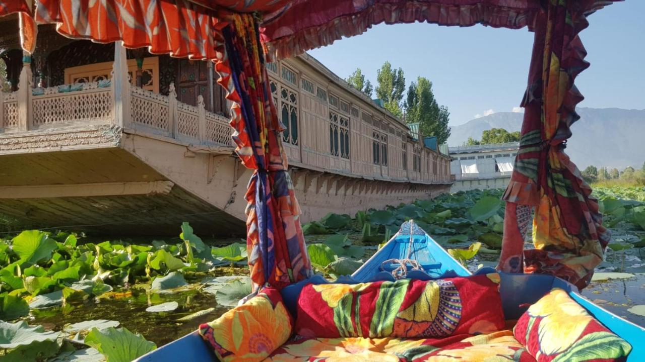 فندق Kings Houseboats Srīnagar المظهر الخارجي الصورة