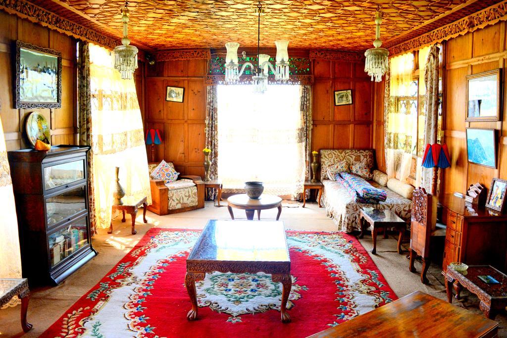 فندق Kings Houseboats Srīnagar المظهر الخارجي الصورة