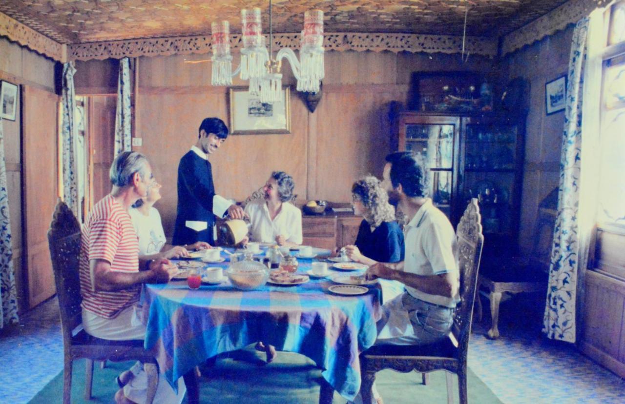 فندق Kings Houseboats Srīnagar المظهر الخارجي الصورة